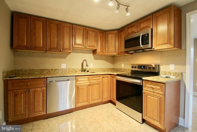 Photo - 3516 Mercer St