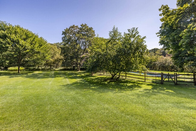 Photo - 103 Georgica Rd