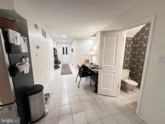 Building Photo - 769 N Ringgold St