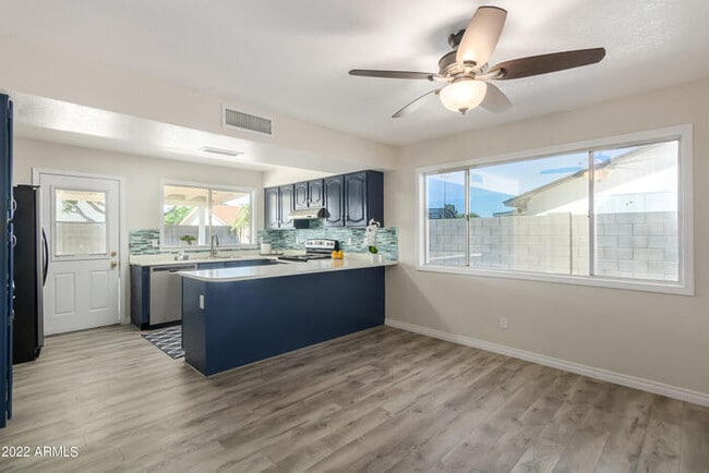 Photo - 3 Bedroom Home avaliable in Peoria on 3/31/2026