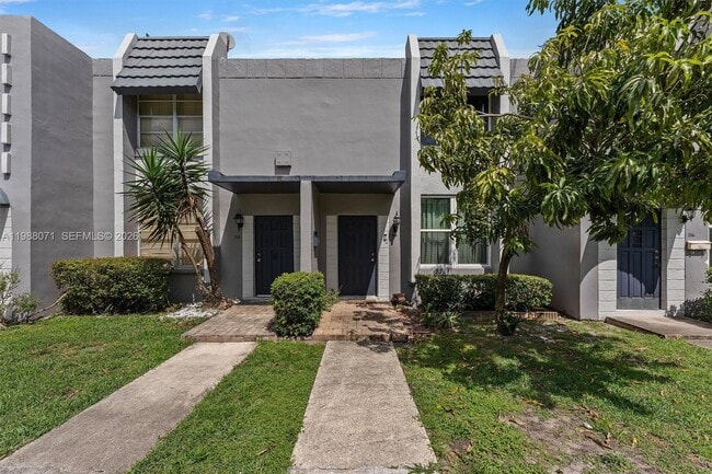 Building Photo - 314 NE Miami Ct