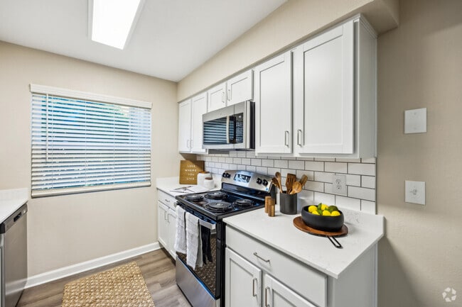 Building Photo - Aspen Lodge Rental