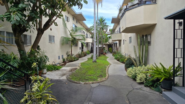 Photo - 12015 Lamanda St Unidad 17