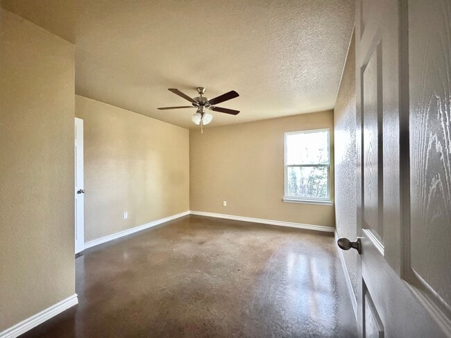 Photo - Adorable 3 Bedroom, 2 Bathroom, 1 Car Garage Duplex in Harker Heights TX