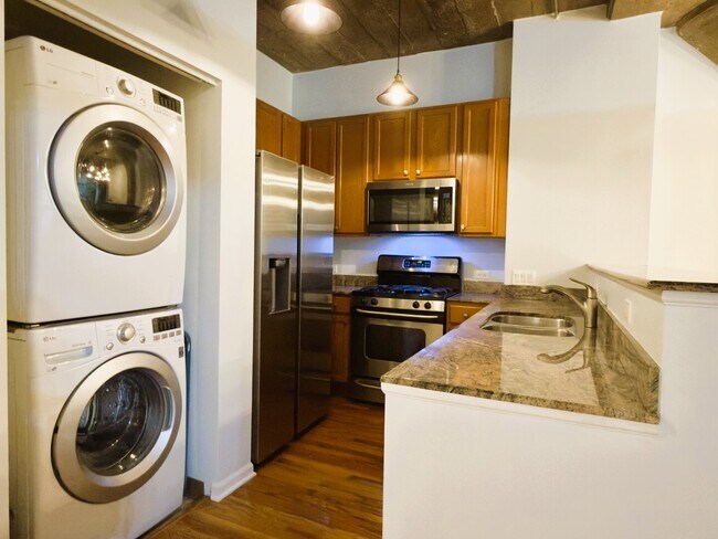 Photo - 1070 W 15th St Unit 204