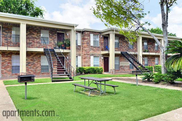 Building Photo - La Carmona Rental