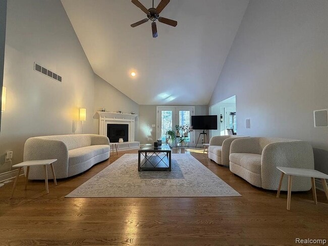 Photo - 4495 Maybee Rd