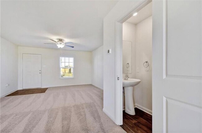 Photo - 313 Riverdale Dr