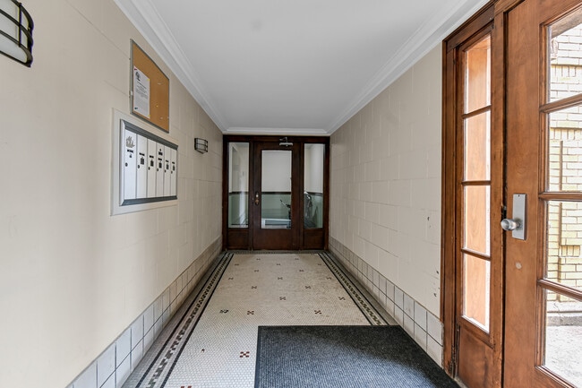 Photo - 5454 S Cornell Ave