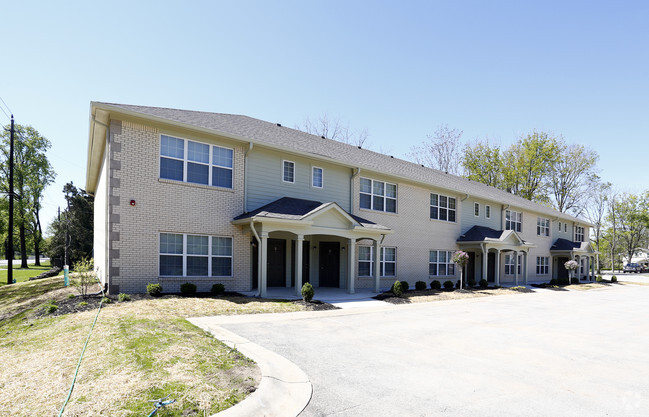 Community - Mansion Row Apartments