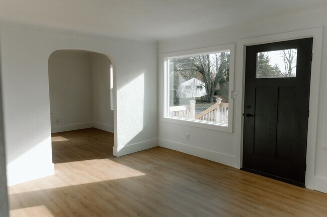 Photo - 114 Baker St Unit Apt #2