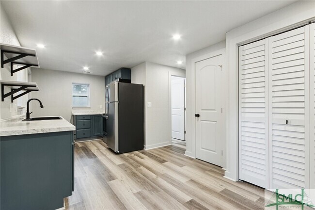 Building Photo - 414 Gould St Rental
