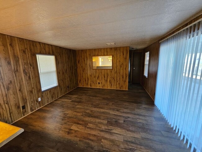 Photo - Newly Renovated 2 Bedroom Mobile in Bullhead City
