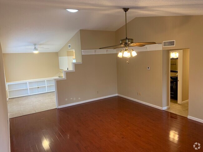 Building Photo - 2501 Majestic Dr Rental