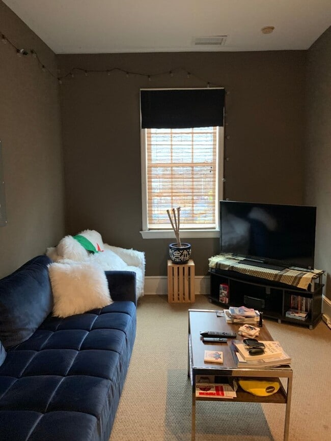 Photo - R-5 - R-6 Unit 124-B