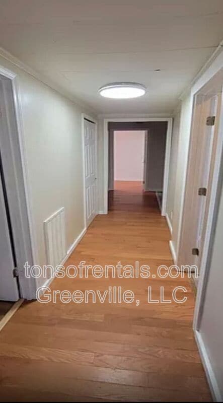 Photo - 2081 Hayne St