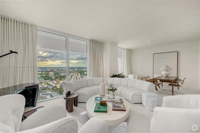 Building Photo - 1040 Biscayne Blvd Unit 3007 Rental