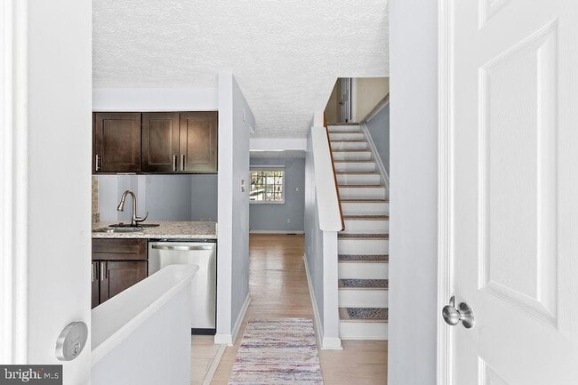 Photo - 8094 Grandview Ct