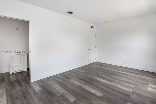 Photo - 1063 NW 31st St Unit 2