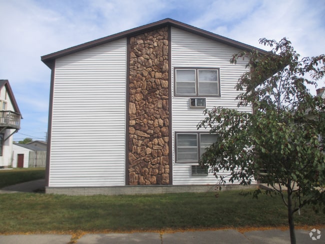 Building Photo - 508 9th St N Rental