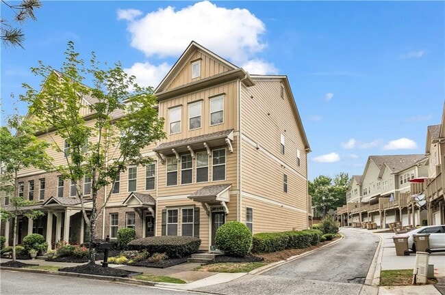 501 Grove Field Ct NW