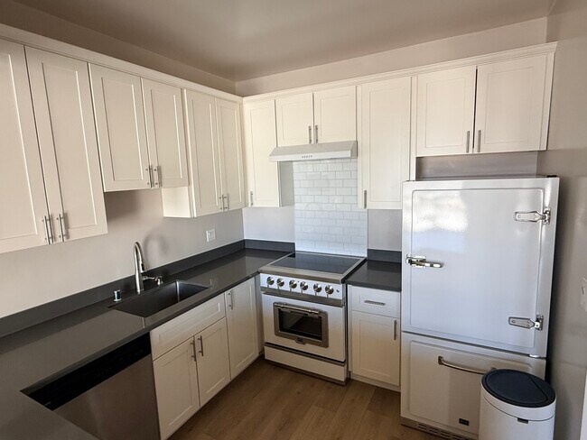 Photo - 6363 Christie Ave Unit 3021