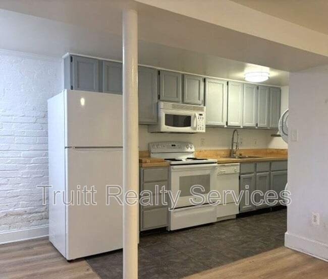 711 14th St SE Unit B