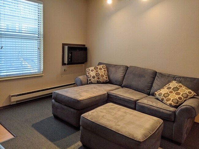 507 E White