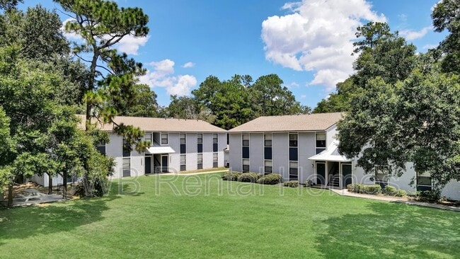 Building Photo - 10825 Key Haven Blvd Rental