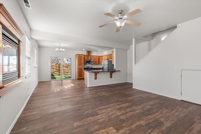 Photo - 2350 Finch Ln