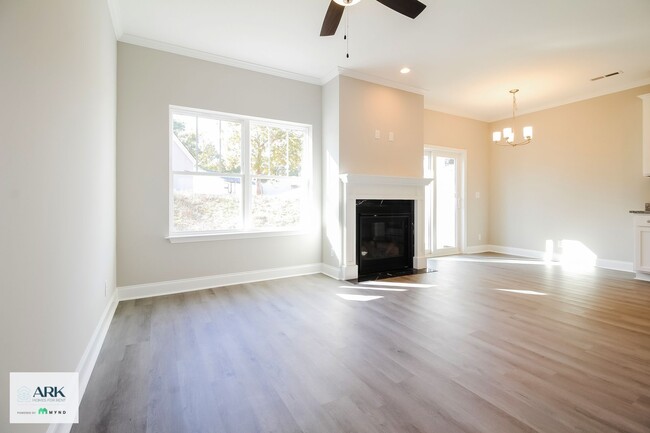 Photo - 154 N Church St