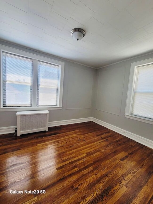 Photo - Modern Kit/Bath, Heat/HW included, Profess...