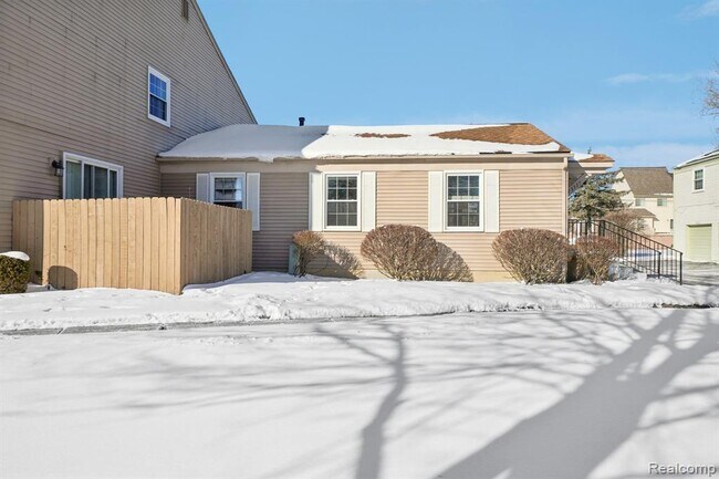 Photo - 23737 Stonehenge Blvd