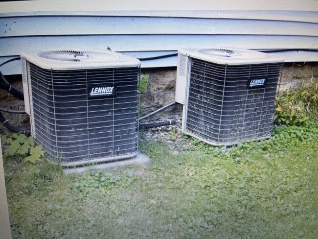Air Conditioning Units - 515 3rd Ave SE