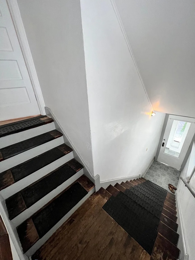 Photo - 4813 W 5th St Unit 2 Upper