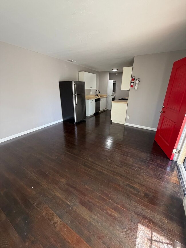 Photo - 942 57th St Unit A