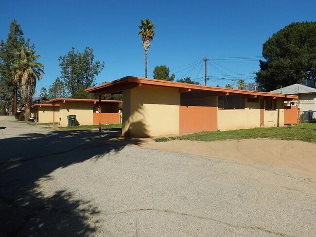 Building Photo - 1215 E Central Ave
