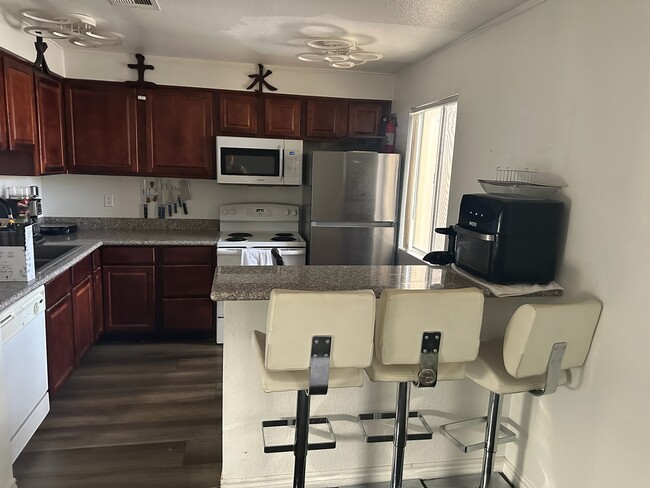 Building Photo - 5080 Indian River Dr Unit Jalyn Janvier Rental