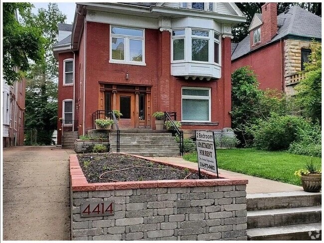 Building Photo - 4414 W Pine Blvd Rental
