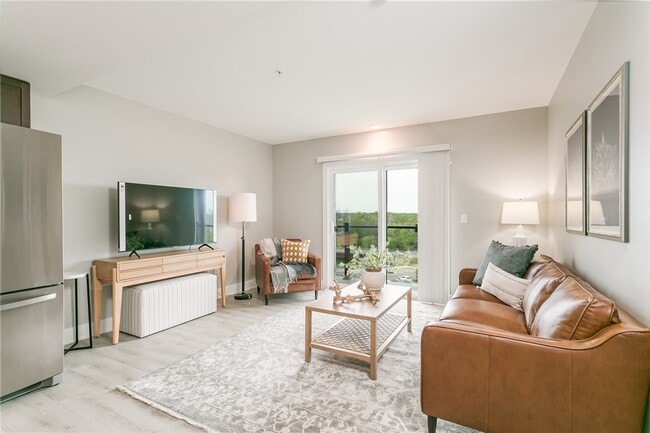 Photo - 205 Lakeshore Dr