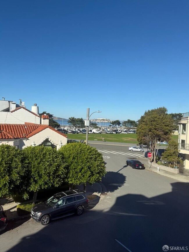 Photo - 3757 Webster St