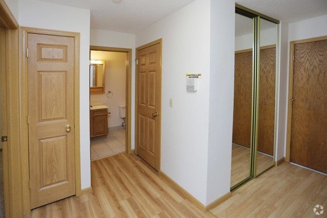 Beautiful entry to your home - Edgewood Apartments