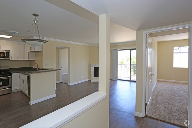 Chateau Woodley Hart Apartments