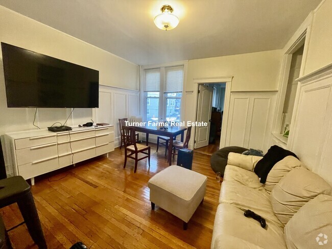 Building Photo - 113 Commonwealth Ave Unit 1130 Comwlth 2 Rental