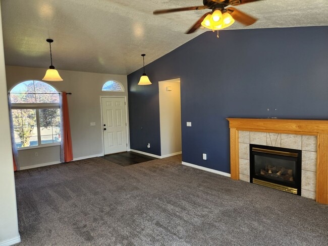 Photo - 496 W 100 N St