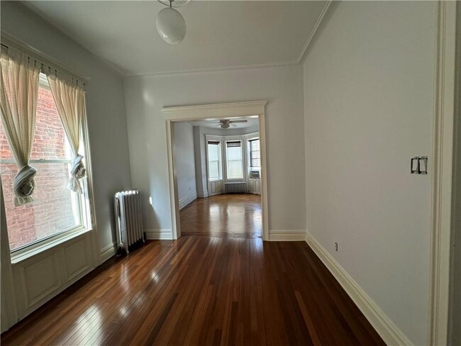 Photo - 3218 Snyder Ave Unidad 2nd Fl