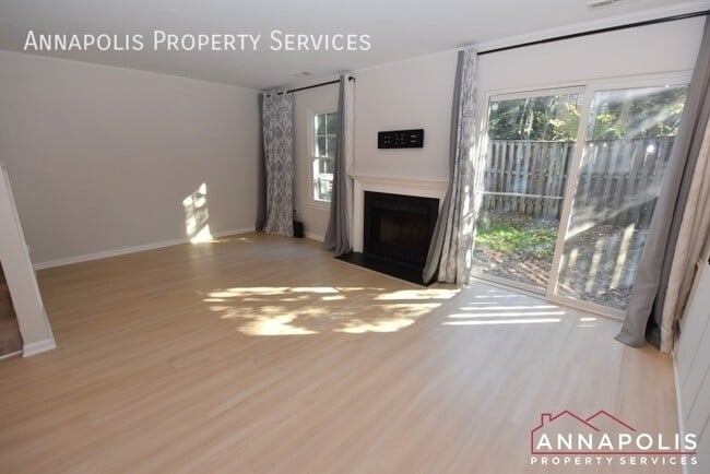 Photo - 921 Breakwater Dr