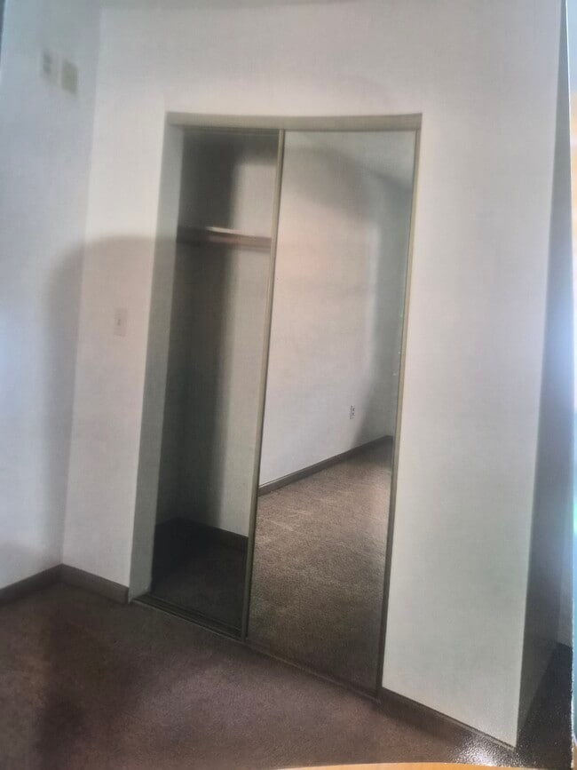 Photo - 609 N Washington St Unit Apt B