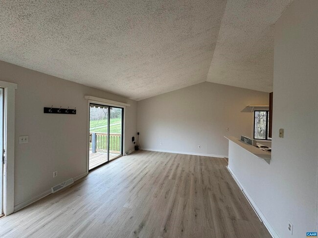 Photo - 120 Riverfield Farm Ln