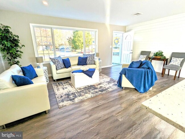 Photo - 1340 Queen Anne Dr